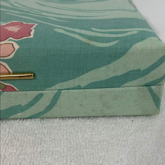 Vintage Avon Floral Earring Box - Picture 2 of 10